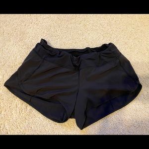 Lululemon 2.5” Low Rise Speed Up Black Shorts